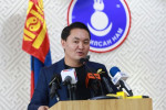 Ч.Өнөрбаяр: Манай намын зарим нөхөд сайд болохгүй бол өлсөж үхэх гээд байна уу? 
