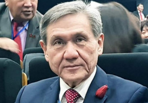 100 жилээр ухраана гэнэ ээ... 