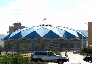Улсын циркийн байшинг төрийн мэдэлд аваач!