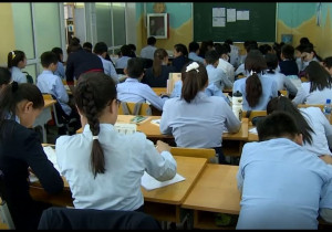 Монголд сургууль хүрэлцээгүй, Солонгост сургуулиуд хүүхэдгүй болж хаагдаж байна