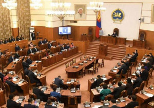 Судлаач Ганаа: Валютаас мега төсөл, тэгээд өрсөлдөөн тэмцэл