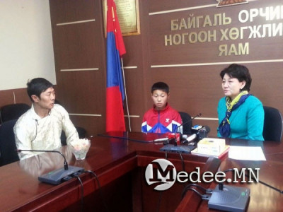 С.Оюун: Хүүхдүүд нь цэвэрлээд байхад томчууд нь хог хаяхгүй байх гэж найдаж байна