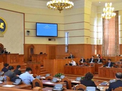 Ажлын хэсгүүд болон УИХ дахь нам, эвслийн бүлгүүд хуралдана