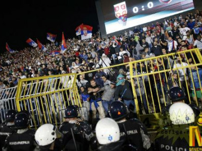 Серб, Албаний хөлбөмбөгийн тэмцээн зодоон болж хувирав VIDEO