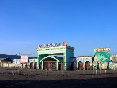 “Нарантуул” павильонууддаа вакум хаалга хийжээ