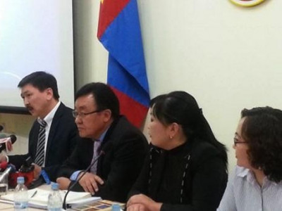 Л.Гансүхийн өмгөөлөгч Ерөнхий сайдын нэр барьж мөрдөн байцаалтад саад учруулжээ