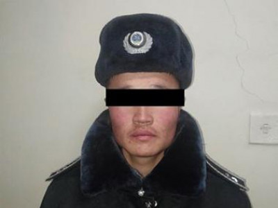 Төрийн хувцсаар луйвар хийжээ