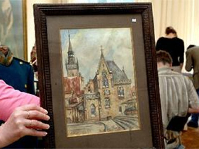 Адольф Гитлерын зураг худалдагдана