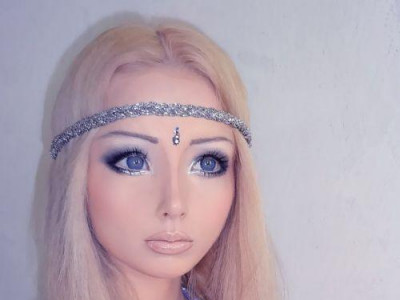 Үл таних этгээдүүд амьд Барбид халдаж, нүүрэнд нь гоо сайхны мэс засал хийжээ