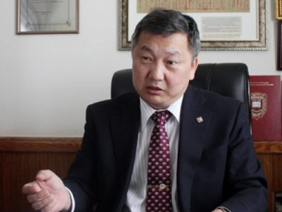 “Үндсэн хууль нойлын цаастай яг адилхан болдог”