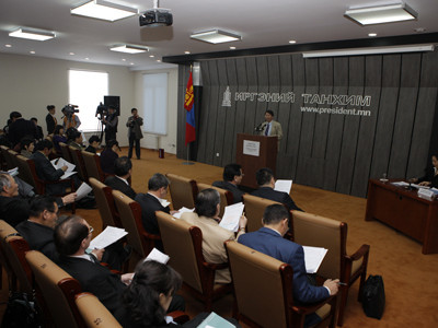 Цэцэд маргаан хянан шийдвэрлэх ажиллагааны тухай хуулийн төслөөр нээлттэй хэлэлцүүлэг хийв