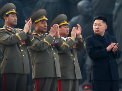 АНУ тэргүүтнүүд Ким Чен Уныг түлхэн унагахыг оролдож байна гэжээ