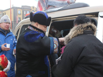 Дуучин Т.Дэлгэрмөрөн өлсгөлөн зарлаж байгаа эх орончдоо эргэлээ