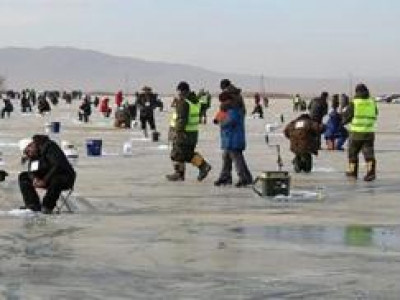 Монголын мөсний загасчид ДАШТ оролцож байна