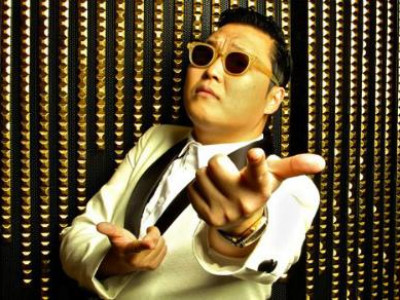 Psy шинэ “Father” клипээ цацлаа
