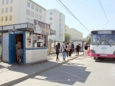 Автобусны жолооч ахмад настныг унагаж, бэртээжээ