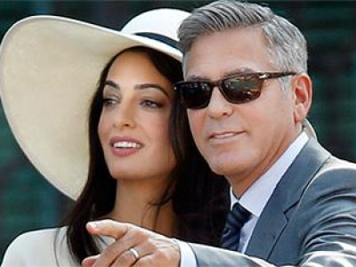 Жорж Клуни эхнэртэйгээ ам мурийв