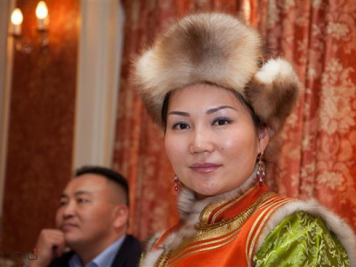 Дуучин Т.Баясгалангийн шинэ уран бүтээл /бичлэг/