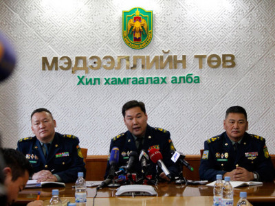 Ц.Даваасүрэн: Цэргүүд зодуур, дарамтнаас болж амиа алддаг VS ХХЕГ: Тэд хууч өвчтэй ирдэг