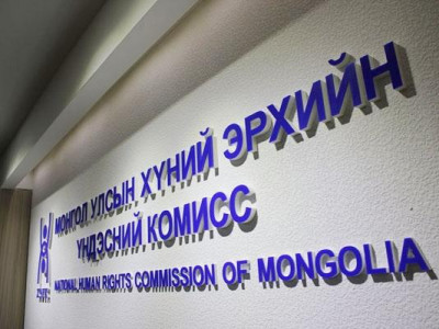 Цагдаа нар сэжигтнүүдэд эрүү шүүлт тулгасан хэвээр