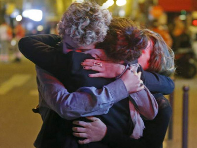 Парис: Халдлага үйлдсэн найман террористыг устгасан