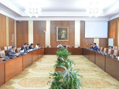 Байнгын хороод хуралдана