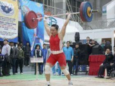 Хүндийн өргөлтийнхөн АНУ-ыг зорилоо