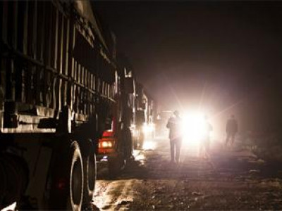 Гурван жолооч хятадуудад зодуулж амиа алджээ