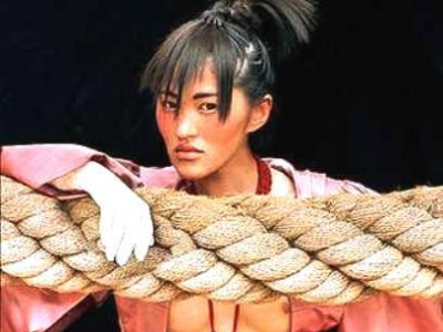 Топ модель Урнаагийн мартагдсан дурсамжийг сэдрээх зургууд