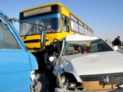 Өчигдөр автобуснуудын хийсэн ослын улмаас 8 хүн гэмтжээ