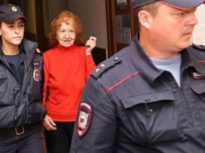 БАБА ЯГА БУЮУ ЧИХЭРЭЭР ХУУРЧ ХҮҮХЭД ИДДЭГ ШУЛМАС ЭМГЭН БОДИТ АМЬДРАЛ ДЭЭР БАЙДАГ