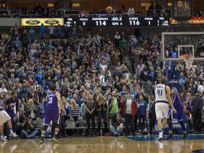 Дерон Уйлмасын хожлын шидэлтээр ”Хаад”-уудыг буулгаж авлаа