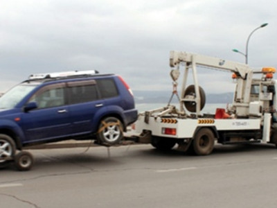 Дүрэм зөрчсөн тээврийн хэрэгслийг зөөж шилжүүлэх төлбөрийг танилцуулж байна