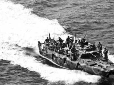 АНУ-ын тэнгисийн цэргүүд Иранд саатуулагдав