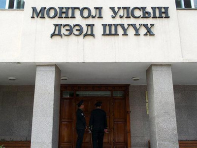 Эх орноосоо урвасан гэх Д.Чинбаярын гомдлыг хэлэлцэнэ 