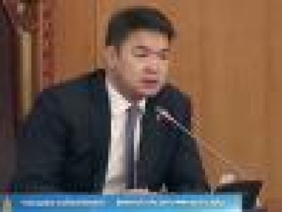 Ч.Сайханбилэг: Уянга гишүүнээ одоо арай дэндлээ, юм л бол нураана, гацаана, огцруулна