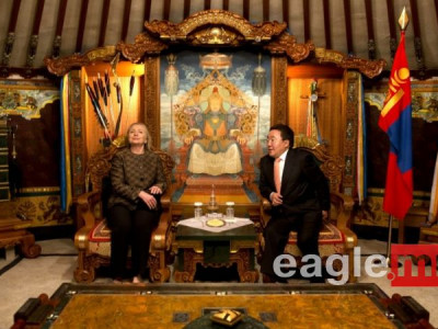 Хилари Клинтон Монголд гүүний саам ууснаа ийн дурсав