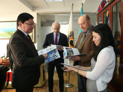 Канадын төлөөлөгчдийг хүлээн авч уулзав