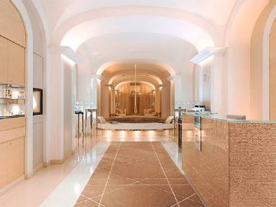 Dior Парист гоо сайхны хүрээлэн нээв