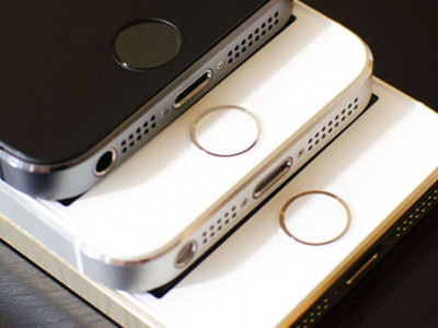 “Apple” яагаад шинэ iPhone гаргах болов?