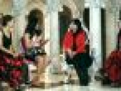 З.Баянсэлэнгэ “Эмэгтэйчүүд нүүрээ хүв хүйтэн усаар угааж, шингэн зүйл их уу”