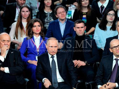 Путин мөрөөдлөө ярьж, орчуулагч хийв