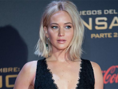 Лоуренс эмэгтэй Бонд болно