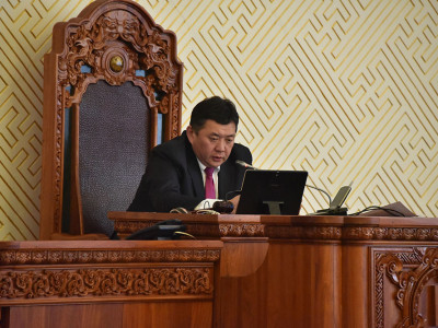 Чуулган хаалттай горимоор хуралдаж байна
