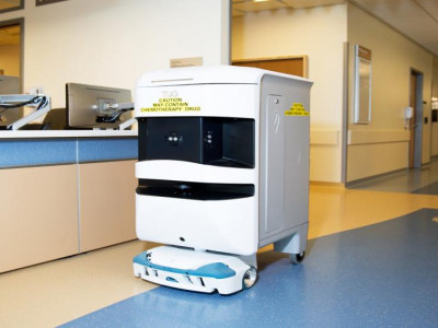 Робот эмнэлэгт ажиллана