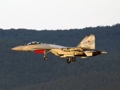 Байлдааны онгоц сураггүй болжээ