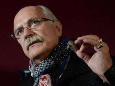 Михалков: Монголыг Хятад хэрхэн эзэлж байгаа тухай кино хийж байна