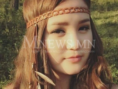 Хөөрхөн Мино цэцгэнд дарагдаж, шинэхэн хайрандаа 