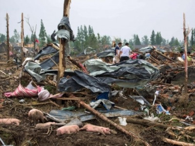 Хятадад дэгдсэн хар салхи 8000 гаруй айлыг орон гэргүй болгожээ