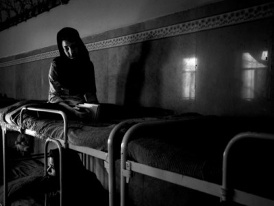 Дүүжлүүлэхээ хүлээж байгаа бяцхан иран охид